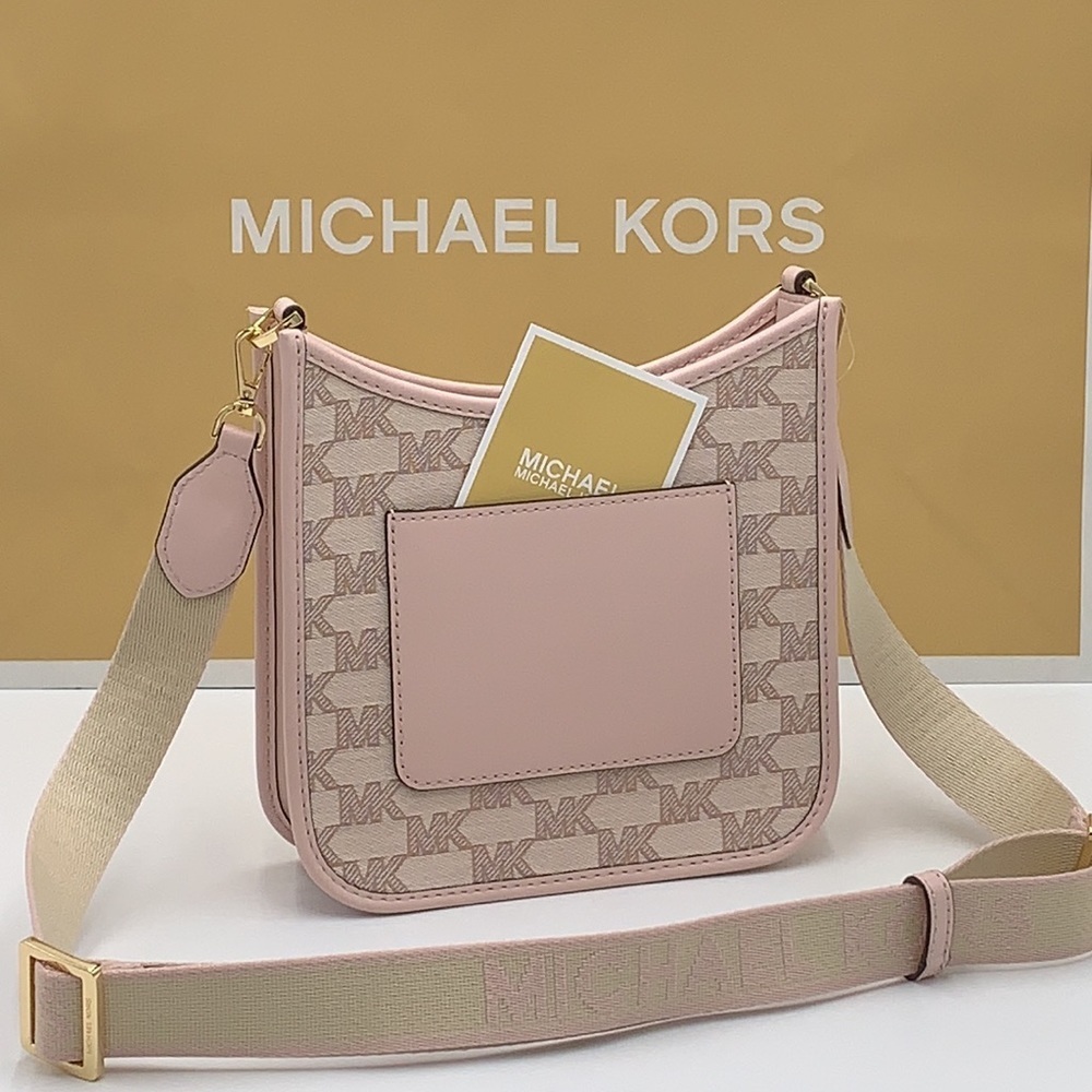 MICHAEL KORS
Briley Small Logo Messenger XBODY Bag POWDER BLUSH MULTI - Picture 3 of 16